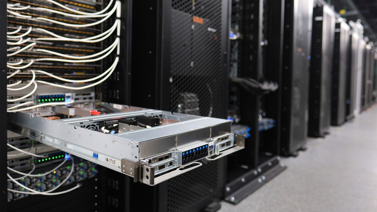 NVIDIA Blackwell zet nieuwe standaard in MLPerf-debuut 